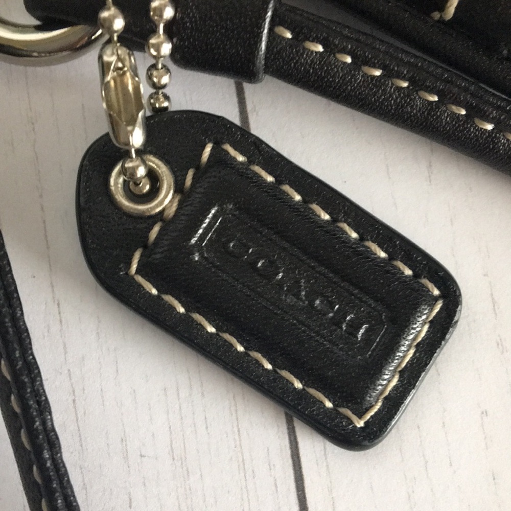 Vintage Coach Black Leather Wristlet (RARE) - Picture 5 of 14